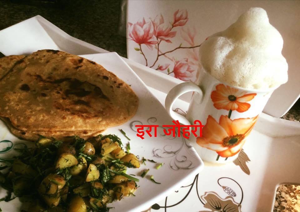 सोया मेथी आलू और झागदार कॉफी संग पराठे