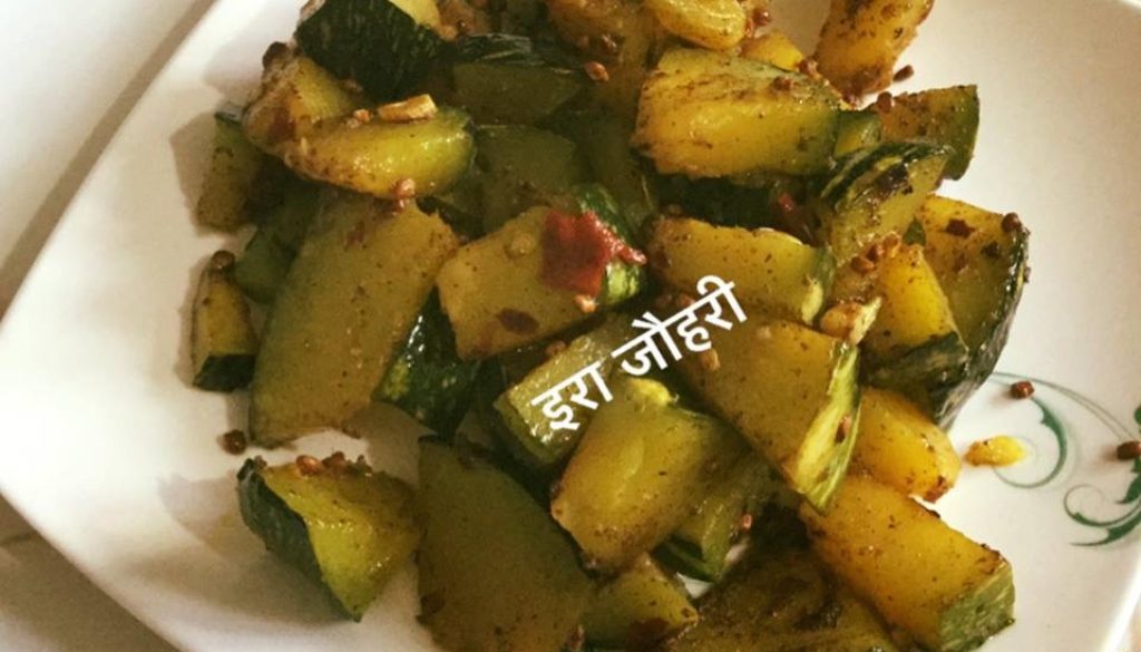 बिना मसाले की मेथी लहसुन मिर्च से छुकी सूखी सब्जी