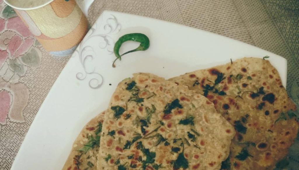 हरीधनिया हरीमिर्च का लहसुनिया पराठा