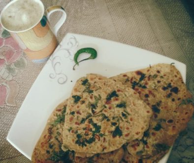 हरीधनिया हरीमिर्च का लहसुनिया पराठा