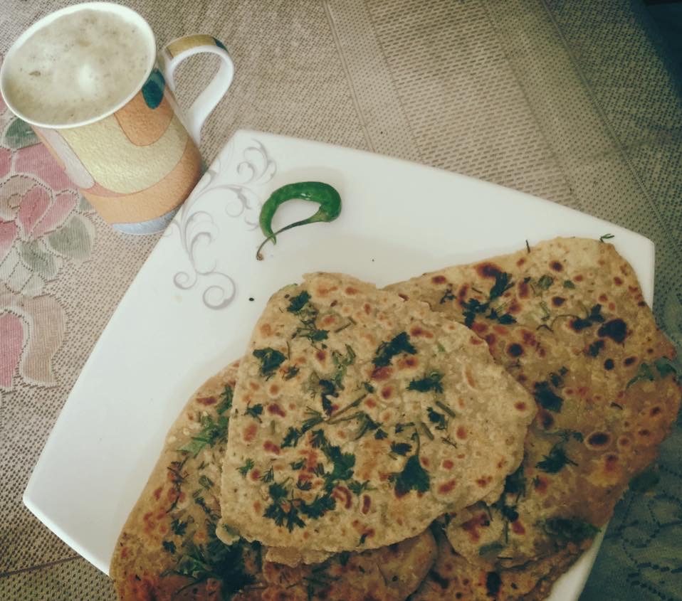 हरीधनिया हरीमिर्च का लहसुनिया पराठा