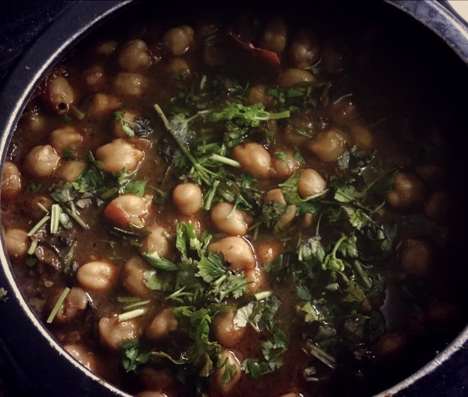 कम चिकनाई मे बनाये अनारदाने वाले मसालेदार छोले