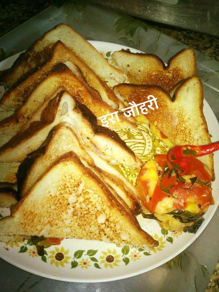 दही व सूजी के सैंडविच