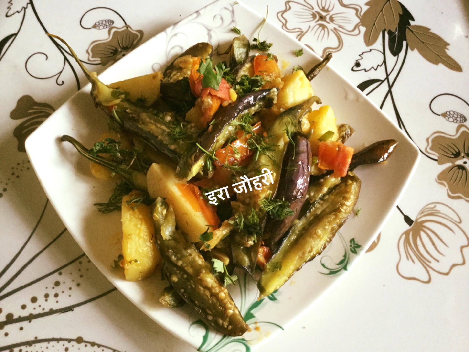 लहसन मिर्च प्याज अदरक वाले लम्बे बैगन