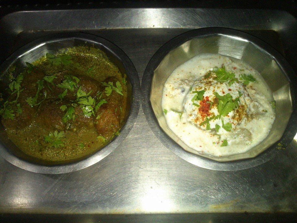 कच्चे केले से बनें व्यन्जन सब्जी , कोफ्ते व दही बड़े