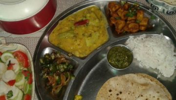 दोपहर का उत्तरभारतीय सम्पूर्ण भोजन