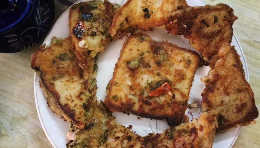 सूजी ,दही और चावल के आटे से बने फ्रैंच टोस्ट