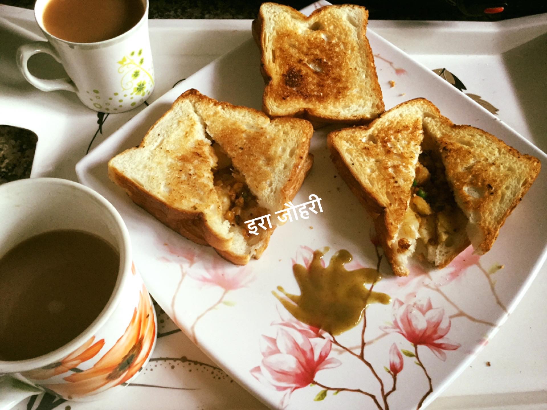 भुट्टे के मुलायम दानो और टमाटर के चटपटे सैन्डविचेज