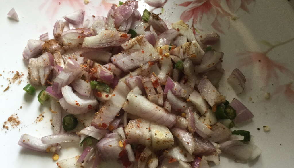 चटपटा कच्चा प्याज!!!!!!!