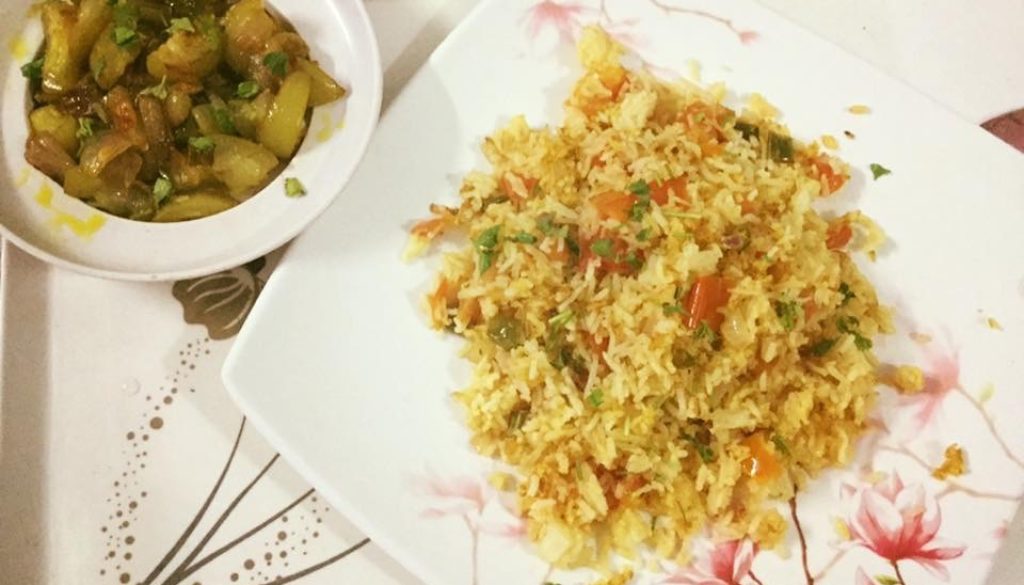 लौकी  दो प्याजा व टमाटर का मस्त पुलाव !!!