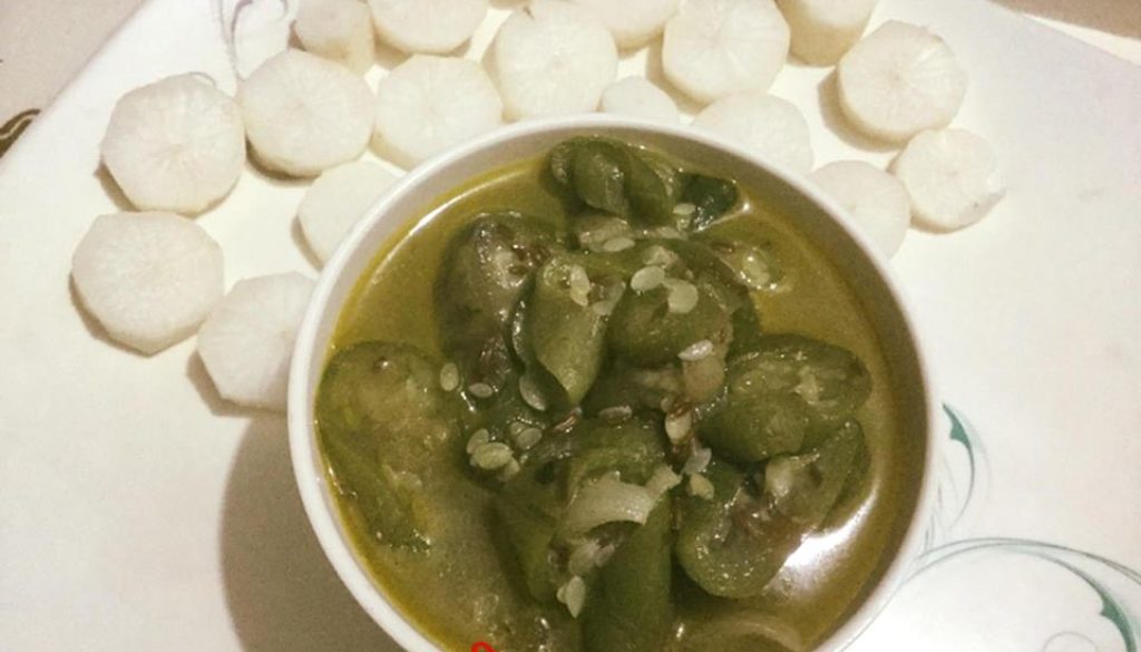 जीरे प्याज मिर्च से छुकी कम चिकनाई मे बनी तरोई की सब्जी !!!