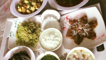 फलाहार !!!!जीरे मिर्च के आलू , जीरे मिर्च के ही टमाटर और जीरे मिर्च से छुके हुये साबूदाना आलू टमाटर भी , अजवाइन हरीमिर्च से छुकी घुइया या अरबी देशी घी मे भुने हुये मखाने और मीठे मे है लौकी की खीर हलुआ और कपूर कन्द