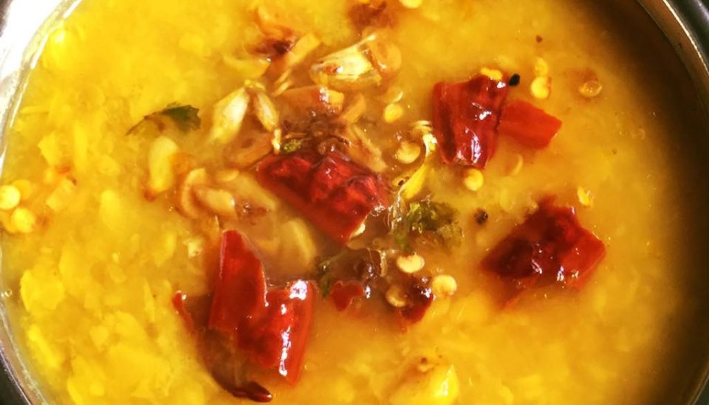 लहसुन मिर्च से छुकी अरहर की दाल !!!!