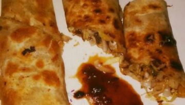 बेसनी मुगलाई पराठा रोल !!!