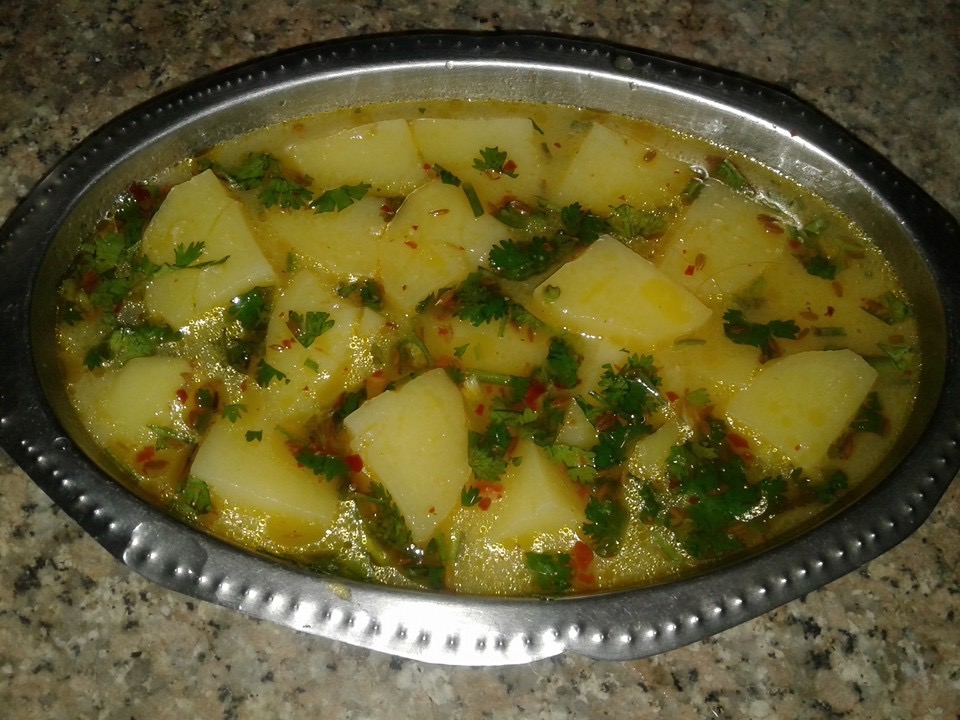 दही या मट्ठे के आलू !!!