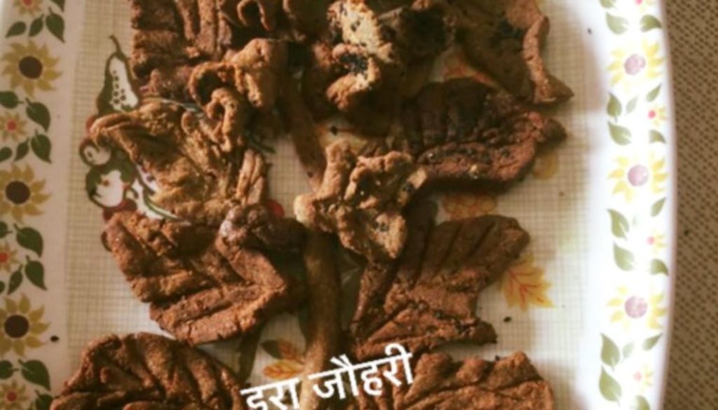 काले तिल पड़े बाजरे के गुड़ से बने पिट्उये ( पुये ) !!!!