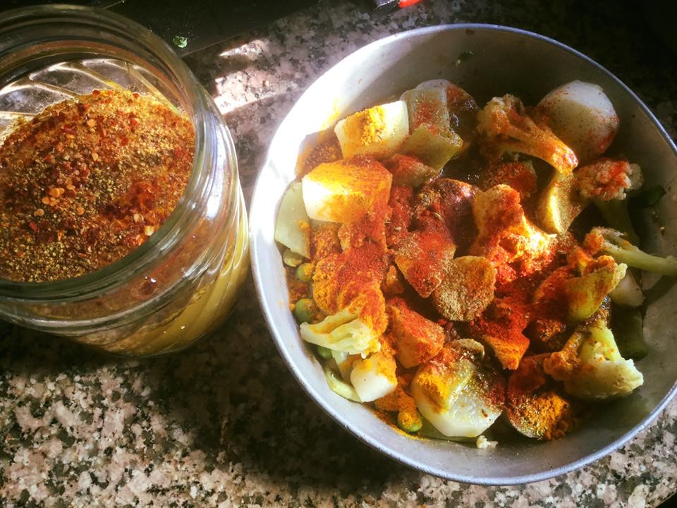 मिली जुली सब्ज़ियों की कॉंजी व अचार