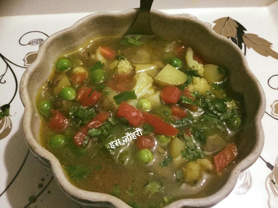 सब्जियो का सूप या लहसुन मिर्च से छुकी रसीली सब्जी