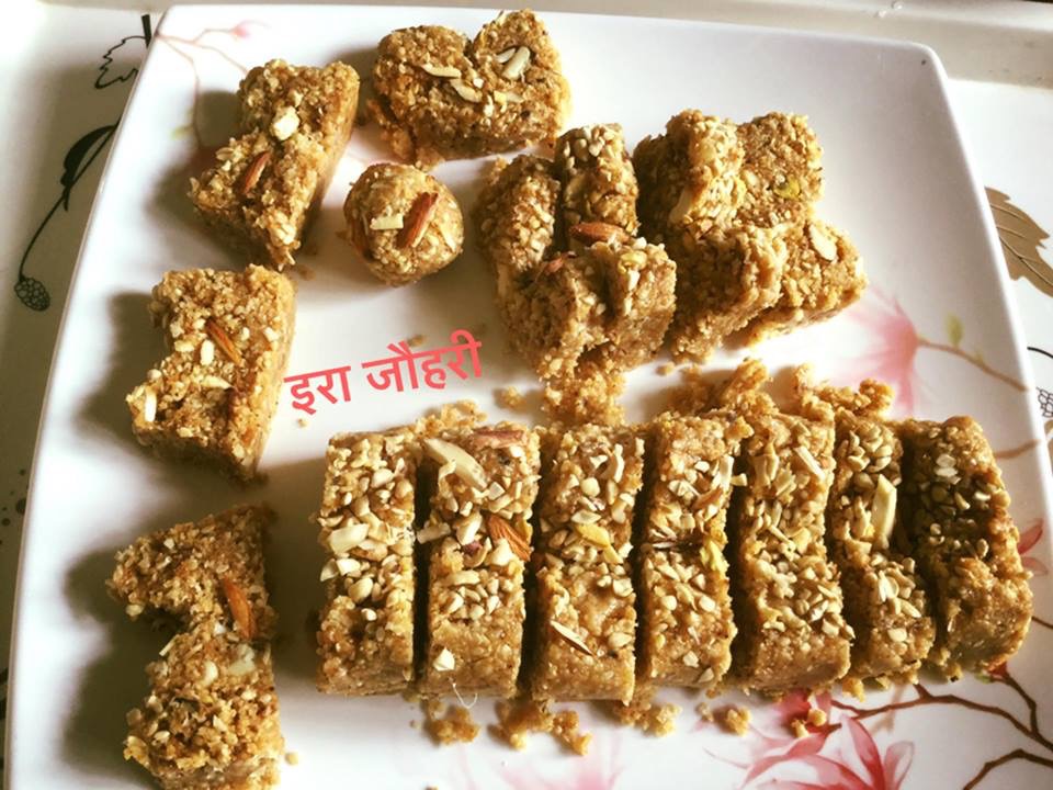 खोया मिली मेवा भरी सफेद तिल की कतली !!!!