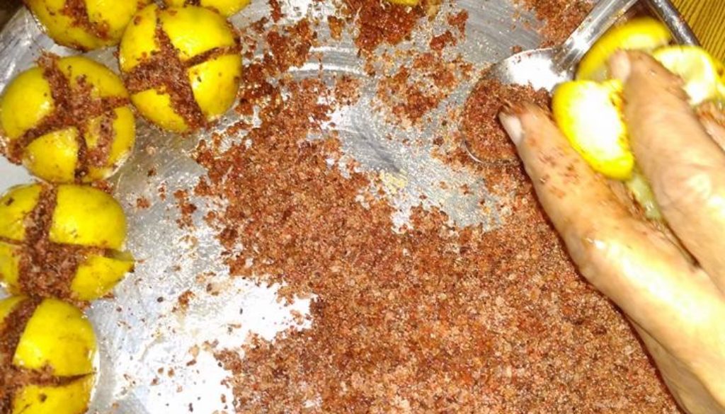 नींबू का मसाले वाला अचार !!