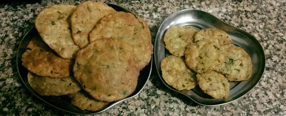 मेंथी की मठरी और पूड़ी !!!!