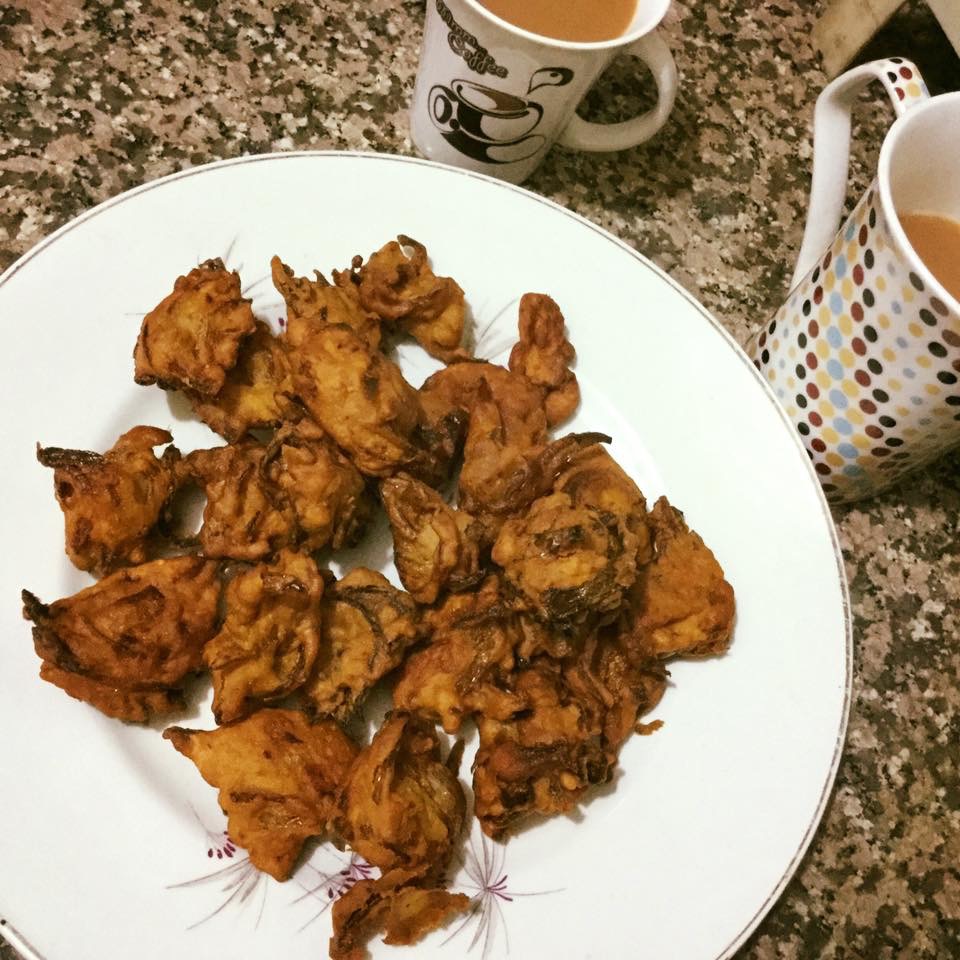 प्याज की करारी पकौड़ियाँ !!!!