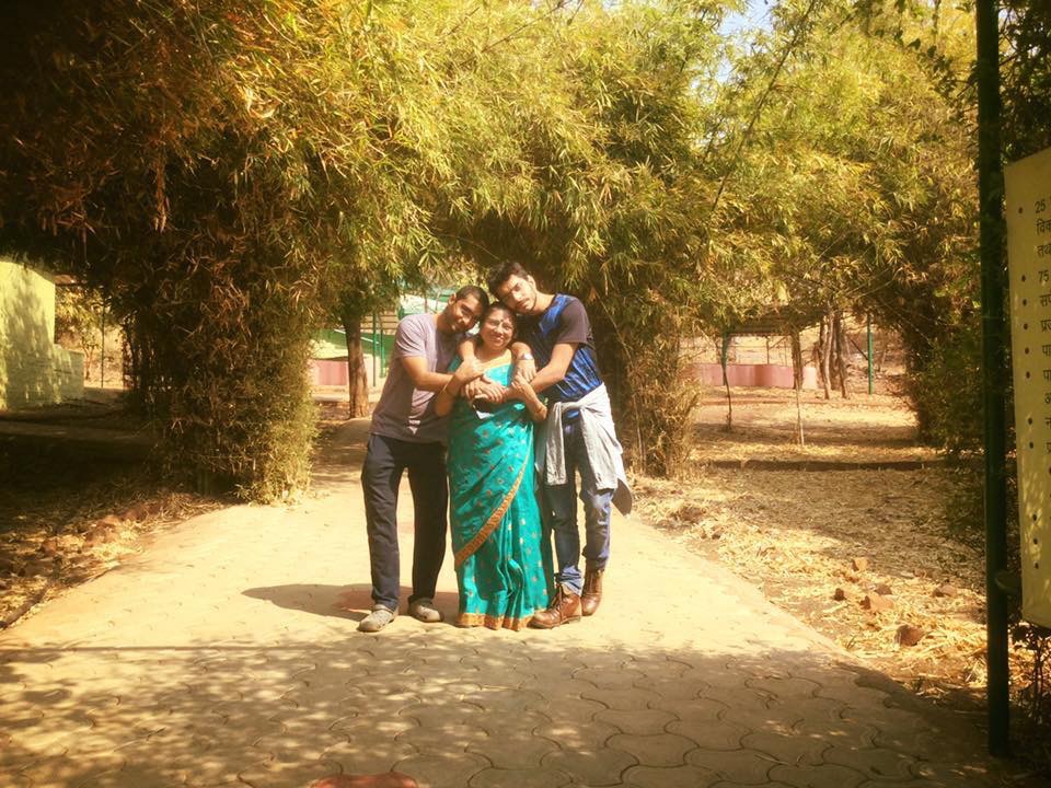 एक कहानी माँ की ज़ुबानी  ( दो लघु कथायें )