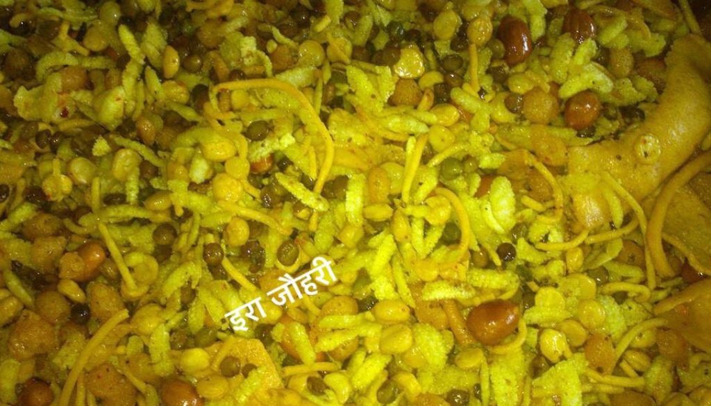 नमकीन लइया चना  व दालमोठ !!