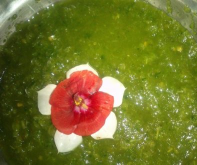 पके टमाटर की सिल पर पिसी चटनी